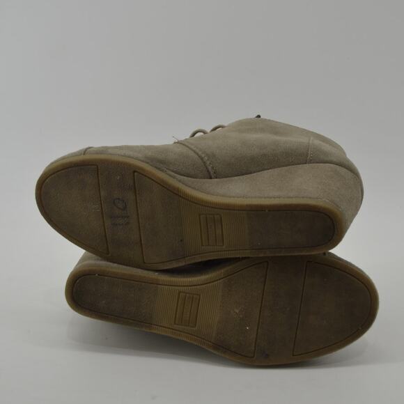 Women’s Taupe Suede Wedge Booties Lace-Up Ankle Boots Size 8 - Picture 9 of 11